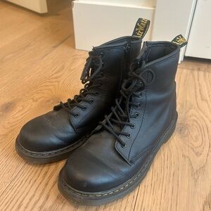 Doc Martens Youth 1460 boots. Size 4 Black